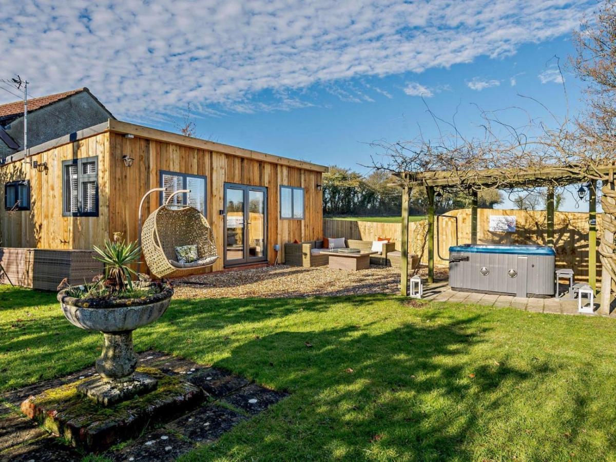 Log Cabin Near Bath Chippenham  Exterior foto